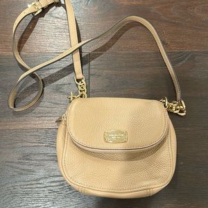 Michael Kohrs | Tan Crossbody